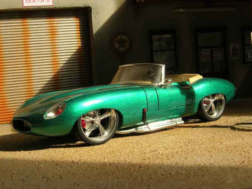 Jaguar E-Type 1961 1/18 Burago 1961 dub modelauto