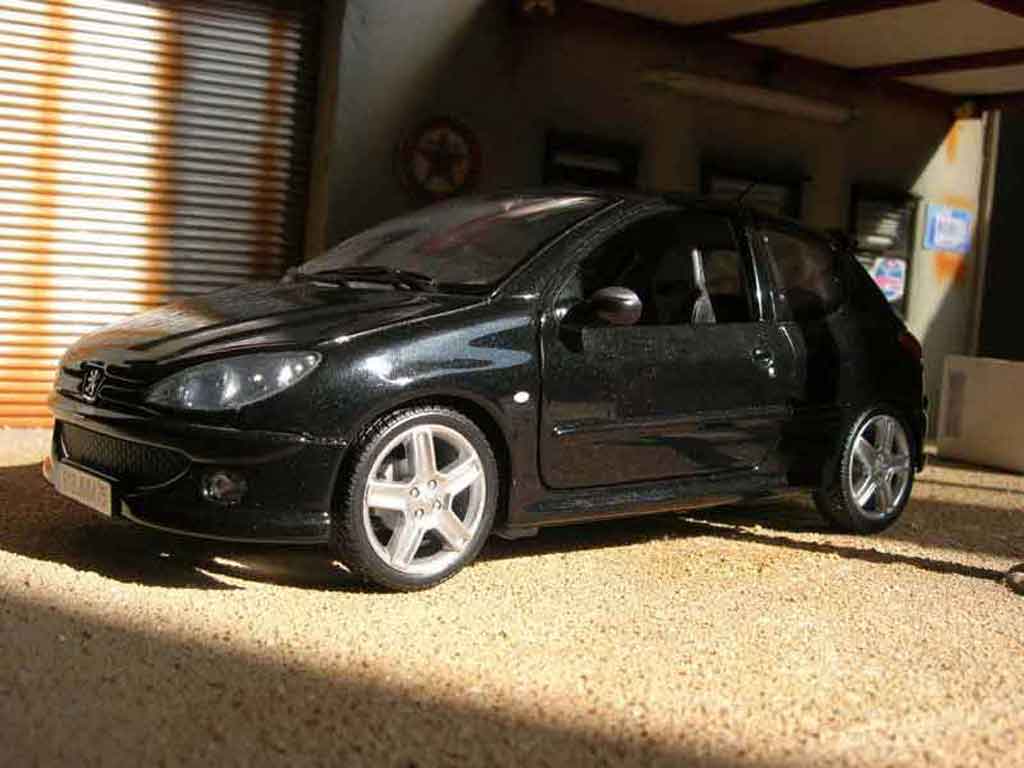 Peugeot 206 RC zwart 1/18 Norev