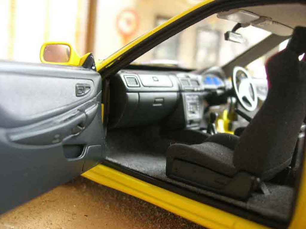 Subaru Impreza Type R gt turbo sti geel 1/18 Autoart