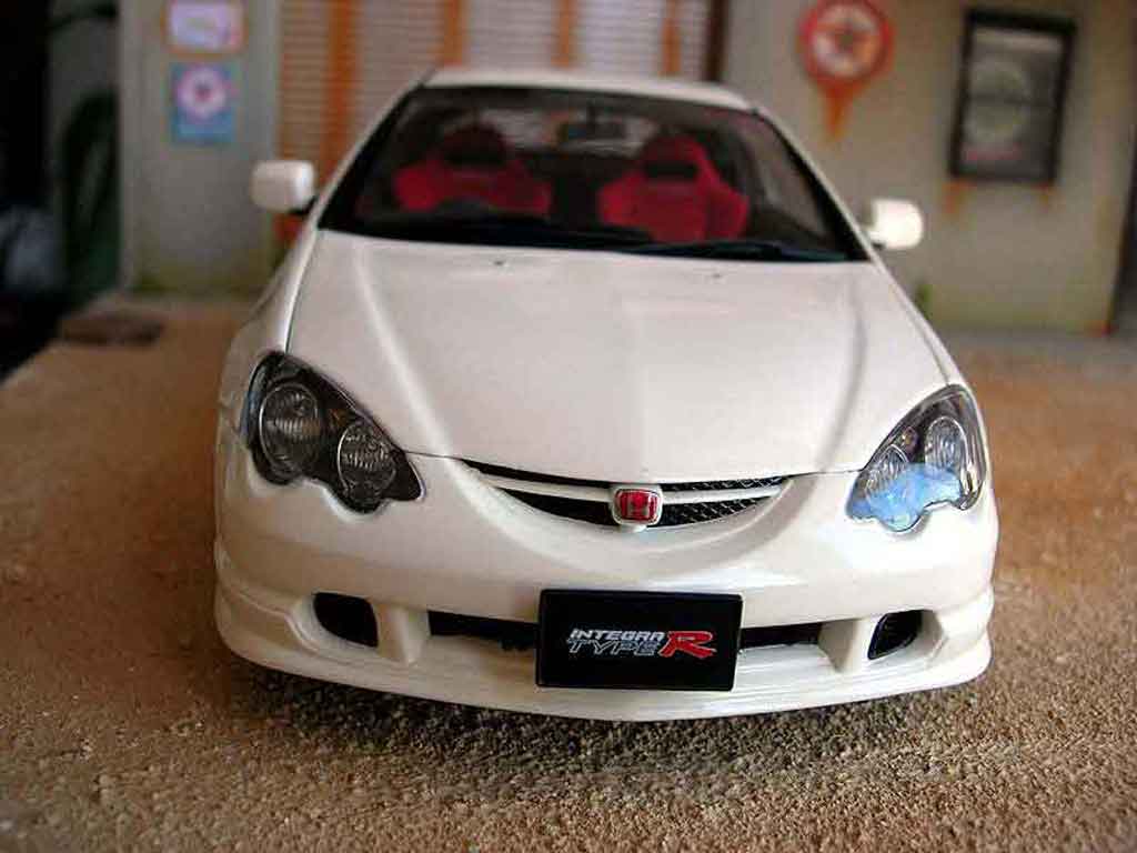 Honda Integra Type R 1/18 Autoart DC5 Type R modelauto
