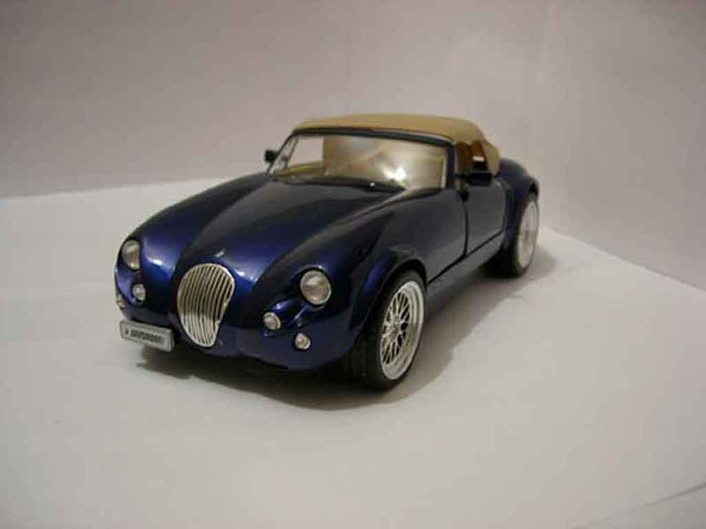 Wiesmann 1/18 Revell mf3 roadster modelauto