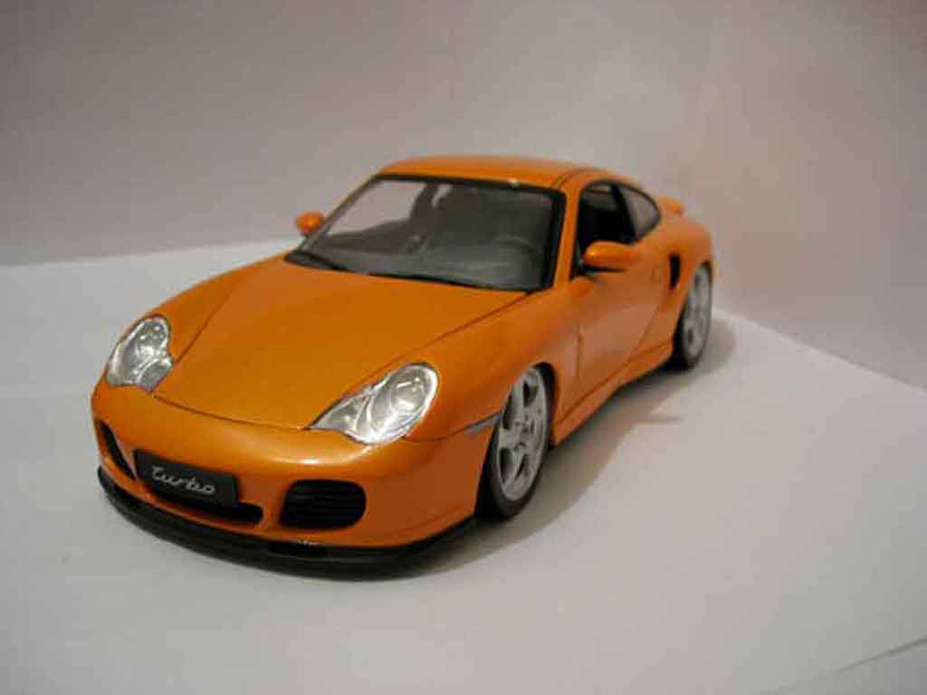 Porsche 996 Turbo 1/18 Hotworks Turbo oranje modelauto