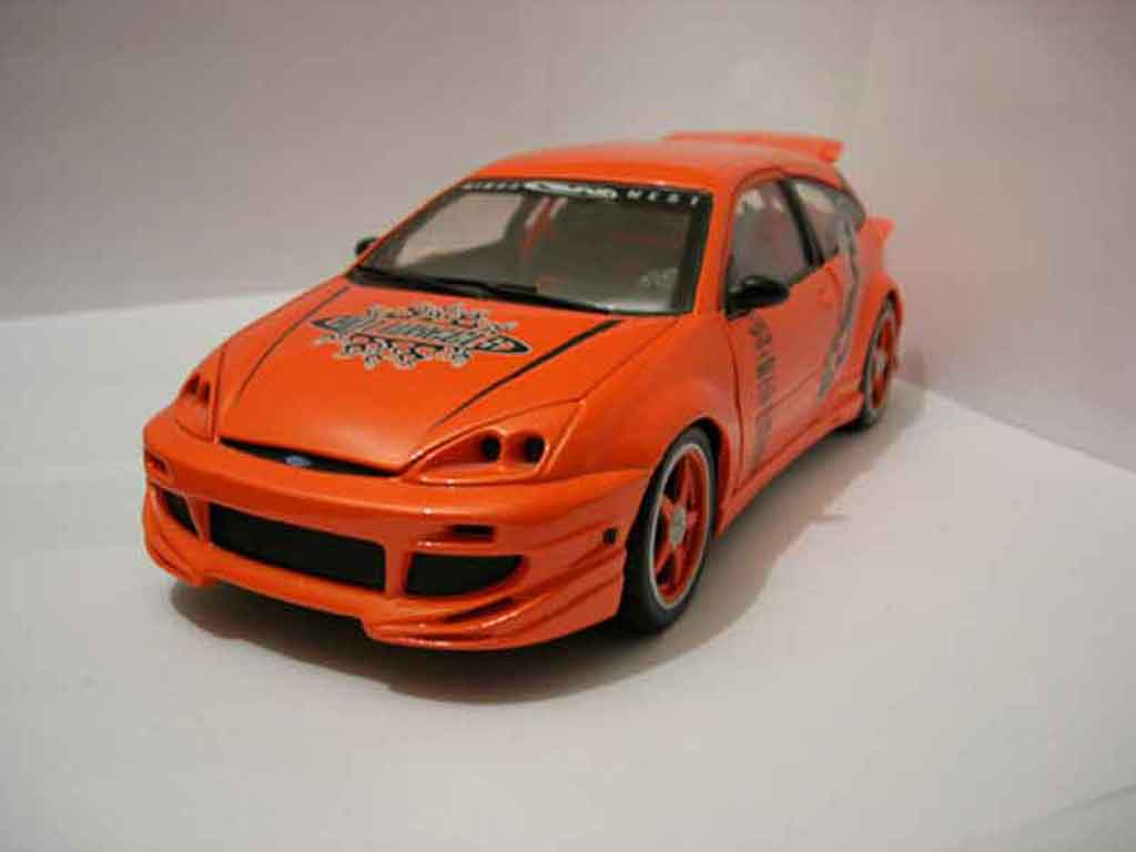 Ford Focus RS 1/18 Hot Wheels RS wings west modelauto