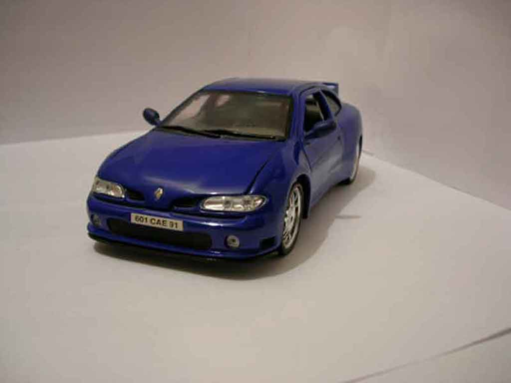 Renault Megane Maxi 1/18 Anson Maxi blauw modelauto