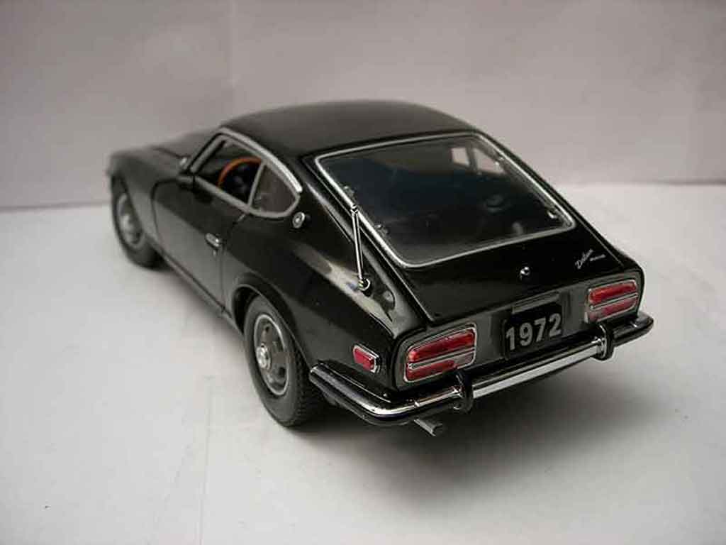 Datsun 240Z Coupe zwart 1/18 Sun Star