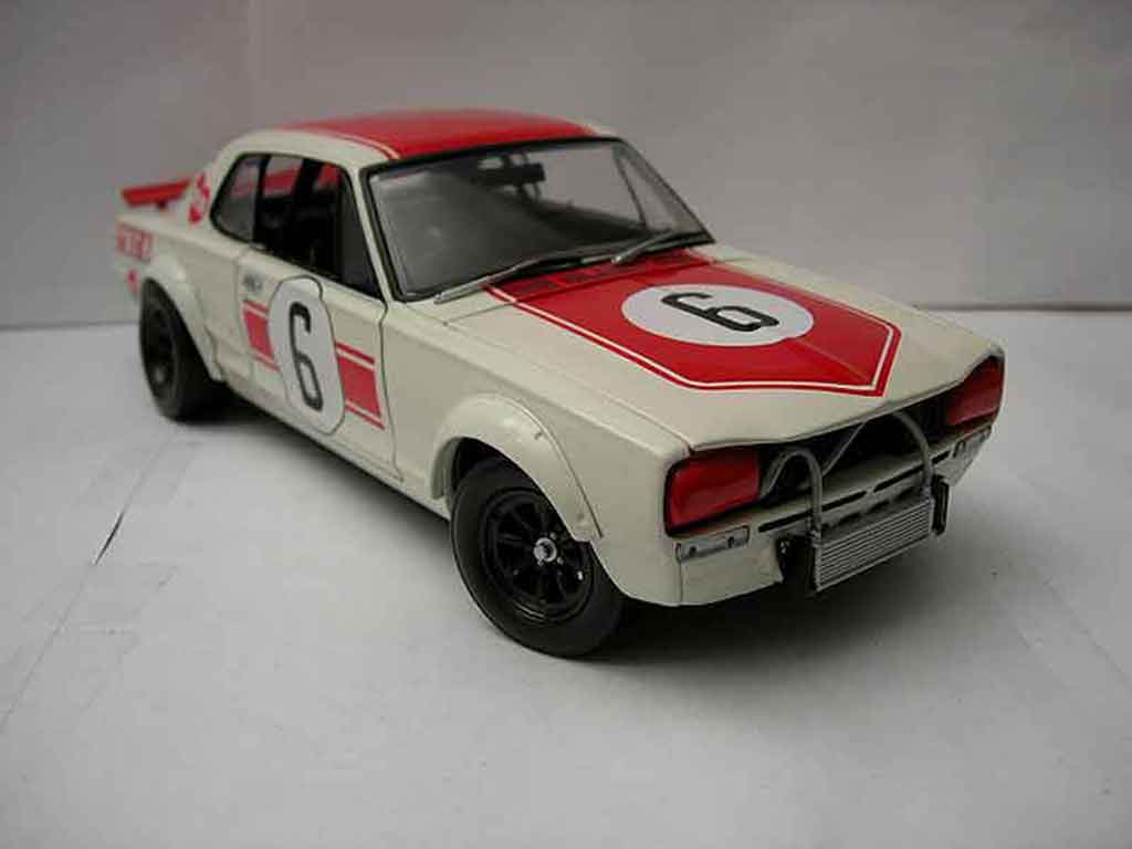 Nissan Skyline 2000 1/18 Kyosho 2000 gt-r kpgc10 #6 modelauto