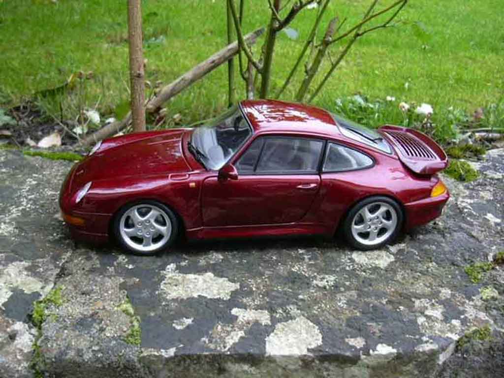 Porsche 911 Turbo bordeau 1/18 Ut Models