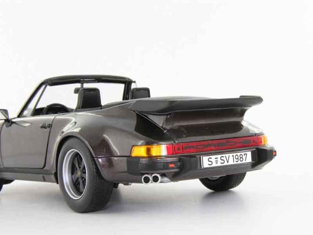 Porsche 911 Turbo cabriolet 1/18 Norev
