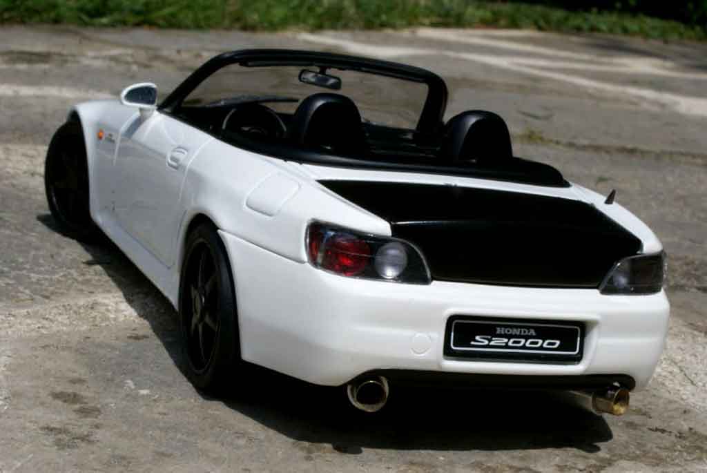 Honda S2000 Base wit preparation turbo 1/18 Autoart