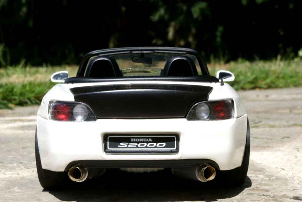 Honda S2000 Base wit preparation turbo 1/18 Autoart