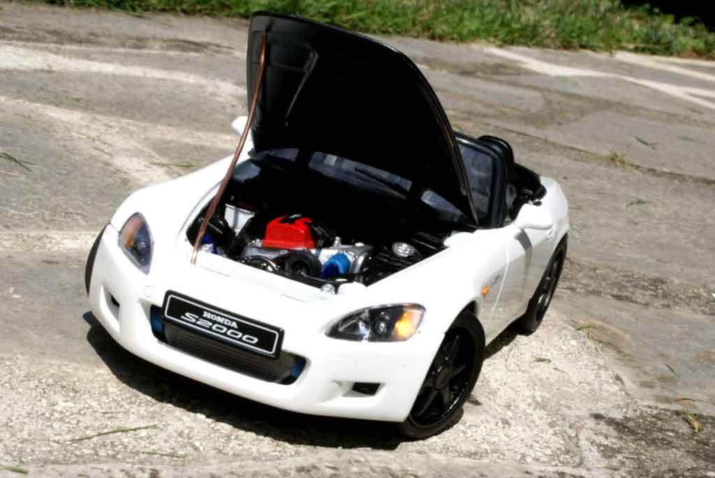 Honda S2000 Base wit preparation turbo 1/18 Autoart
