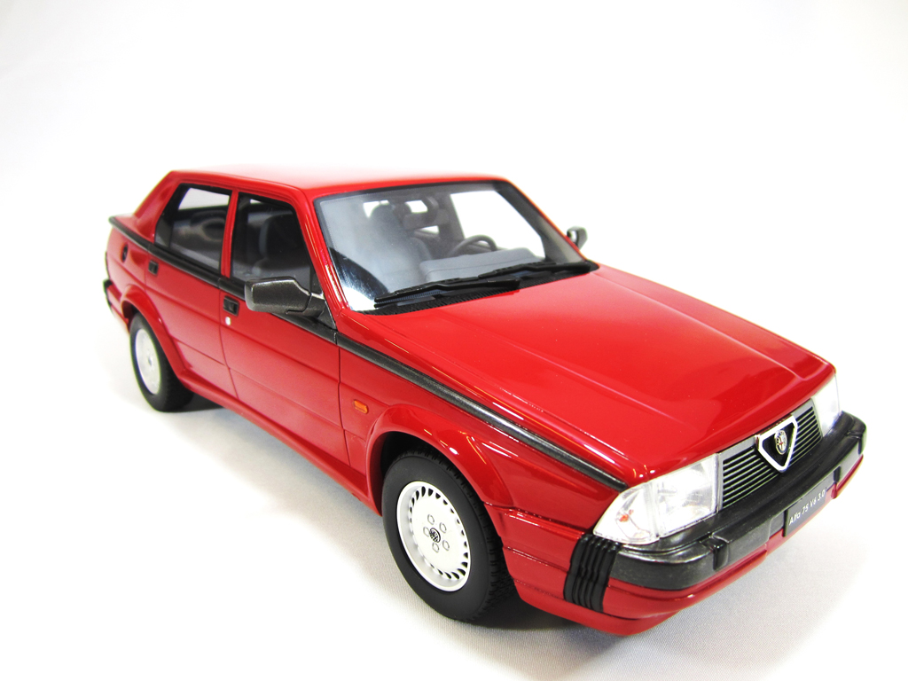 Alfa Romeo 75 V6 1/18 Laudoracing Models V6 3.0 LM087 rood modelauto
