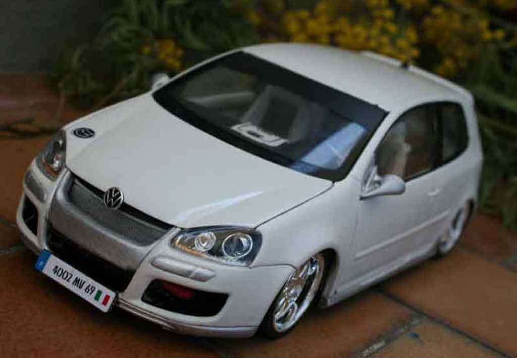 Volkswagen Golf V GTI 1/18 Norev V GTI alpine wit sono modelauto
