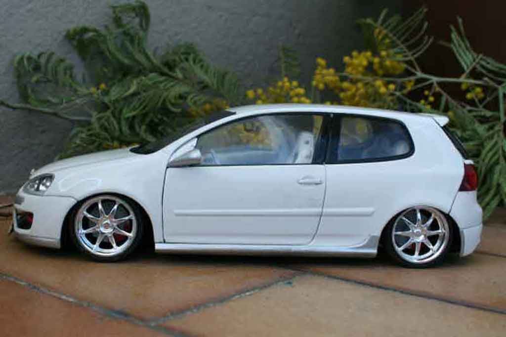 Volkswagen Golf GTI alpine wit sono 1/18 Norev