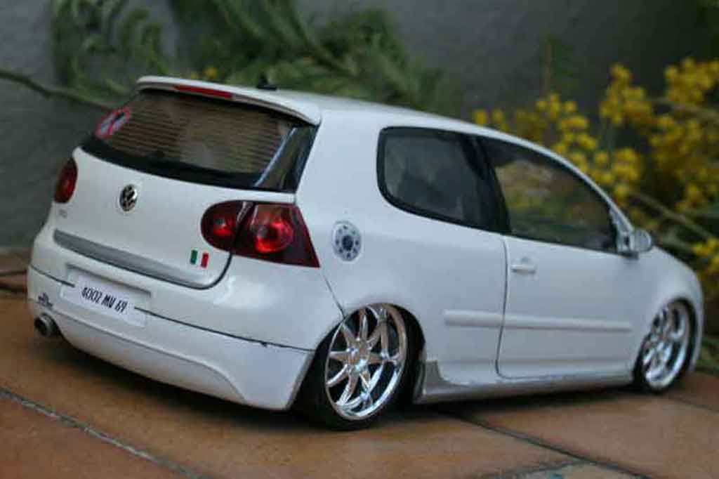 Volkswagen Golf GTI alpine wit sono 1/18 Norev