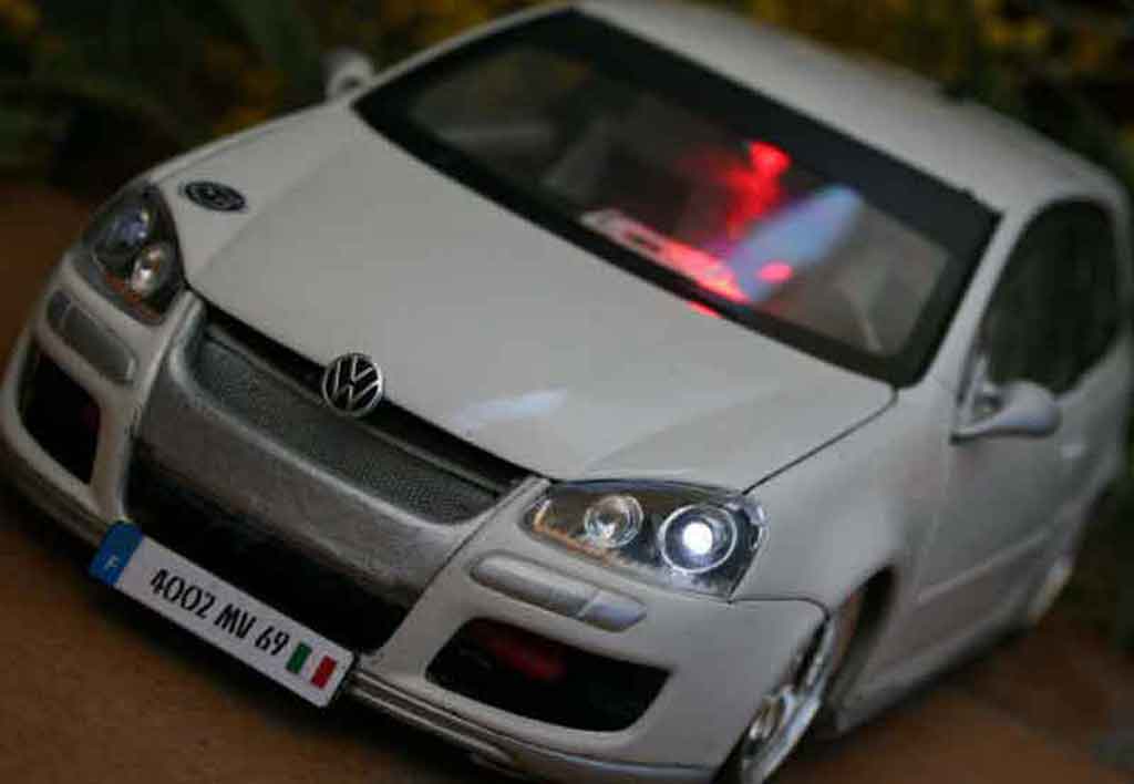 Volkswagen Golf GTI alpine wit sono 1/18 Norev