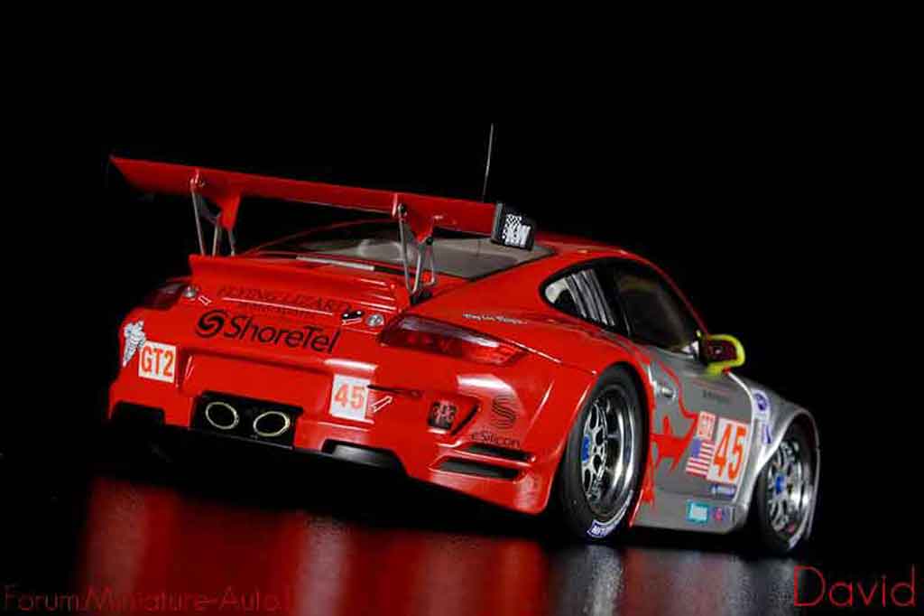 Porsche 911 GT3 RSR 2007 flying lizard #45 alms 1/18 Autoart