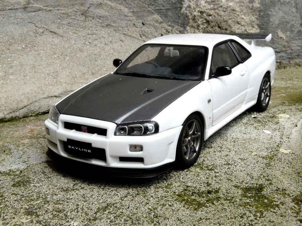 Nissan Skyline R34 1/18 Autoart blanche R34 gn1 modelauto