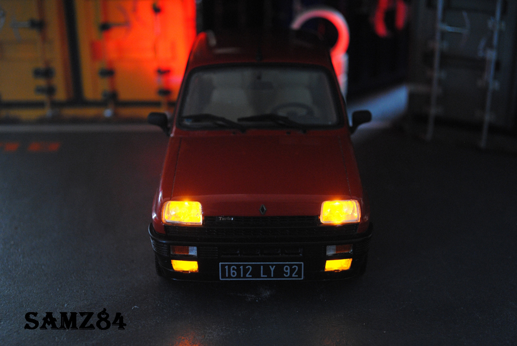 Renault 5 Alpine Turbo Rood LED 1/18 Ottomobile