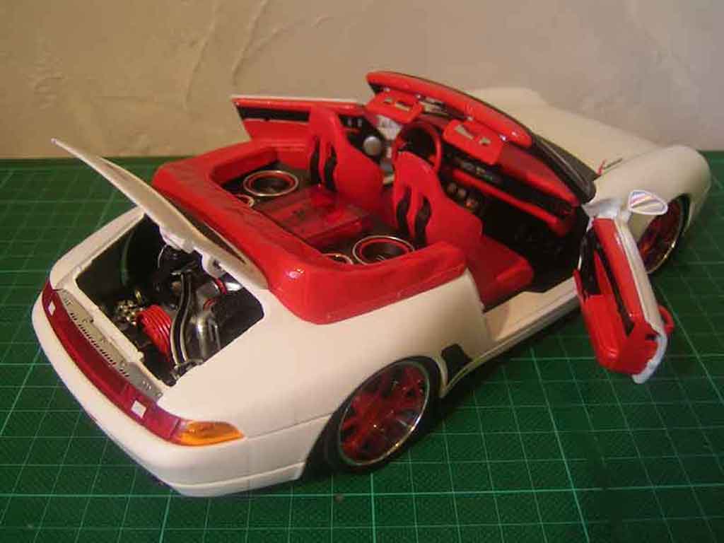 Porsche 911 Cabriolet Carrera tuning 1/18 Burago