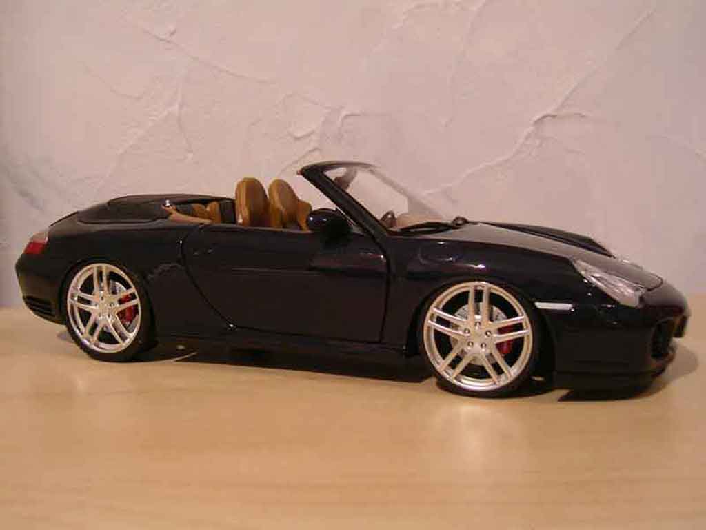 Porsche 996 Cabriolet 1/18 Maisto Cabriolet zwart jantes f430 modelauto