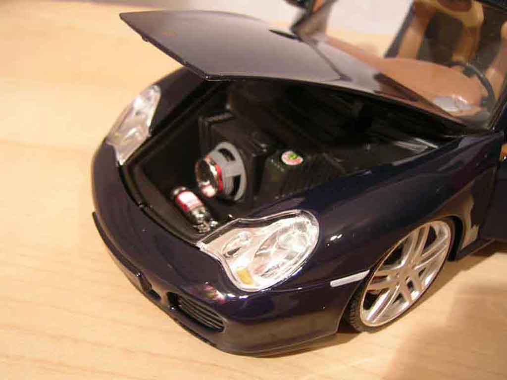 Porsche 911 Cabriolet zwart jantes f430 1/18 Maisto