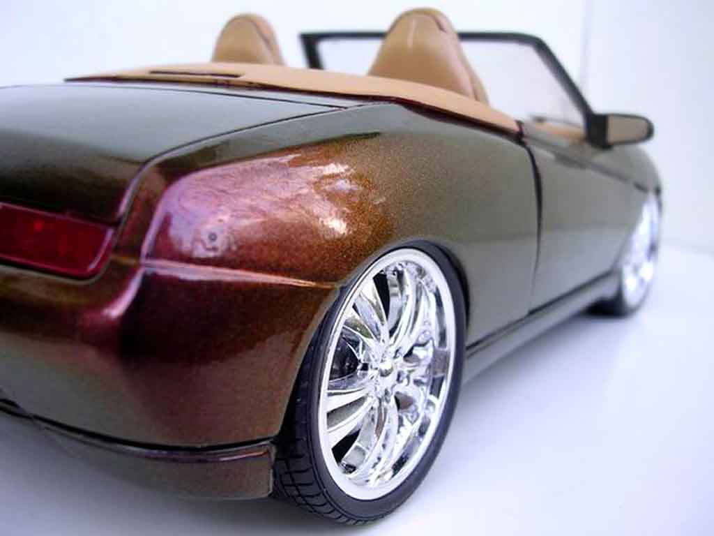 Alfa Romeo Spider GTV v6 V 3.2 24v spider peinture cameleon 1/18 Maisto