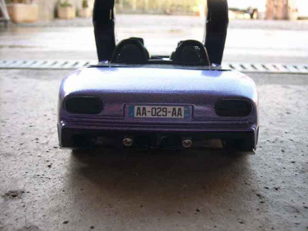 Bugatti EB110 barquette blauw 1/18 Burago