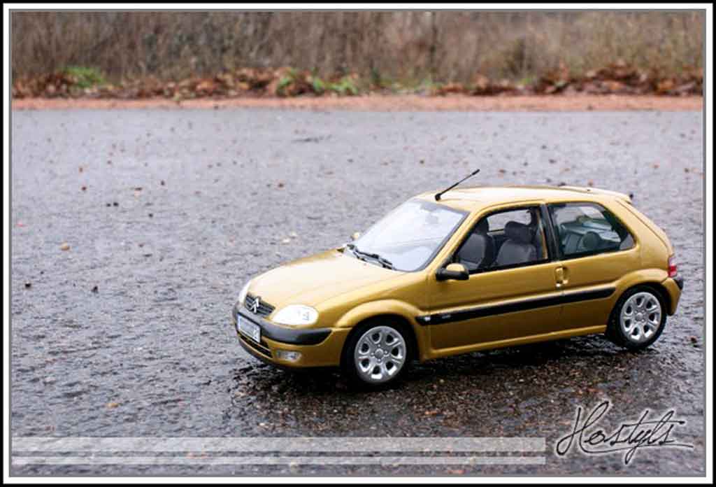 Citroen Saxo VTS geel heliodor 1/18 Ottomobile