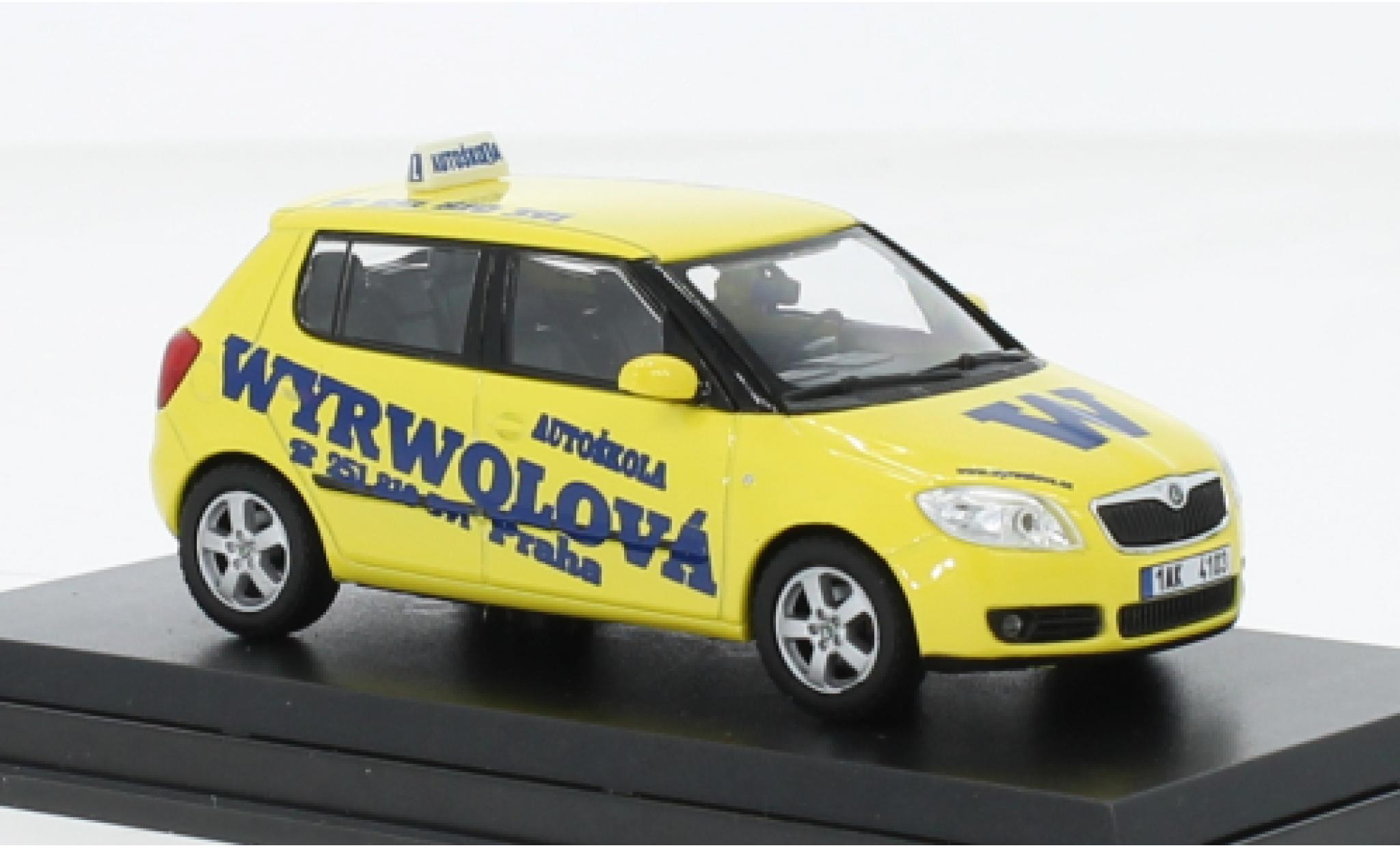 Skoda Fabia 1/43 Abrex II Autoskola Wyrwolova 2006 modelauto