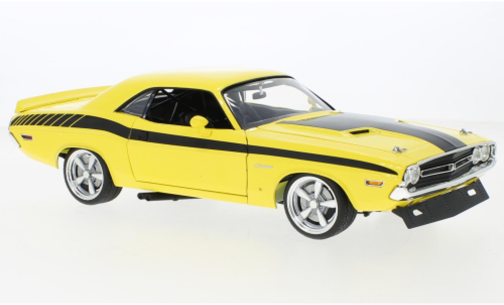 Dodge Challenger 1/18 ACME Trans Am Streetfighter geel/zwart Chicayne 1971 modelauto