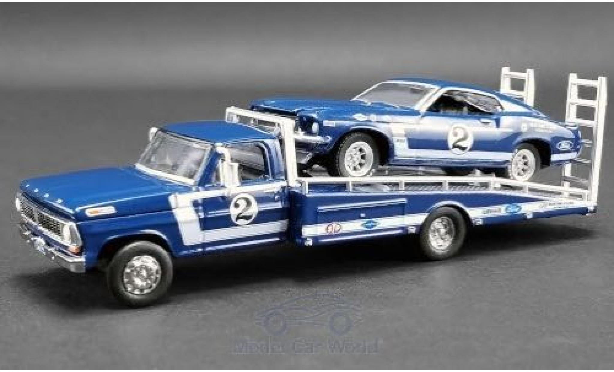 Ford Mustang 1/64 ACME Boss 302 Trans Am No.2 Clubs Racing Team Trans-Am 1969 mit F-350 Ramp Truck D.Gurney modelauto