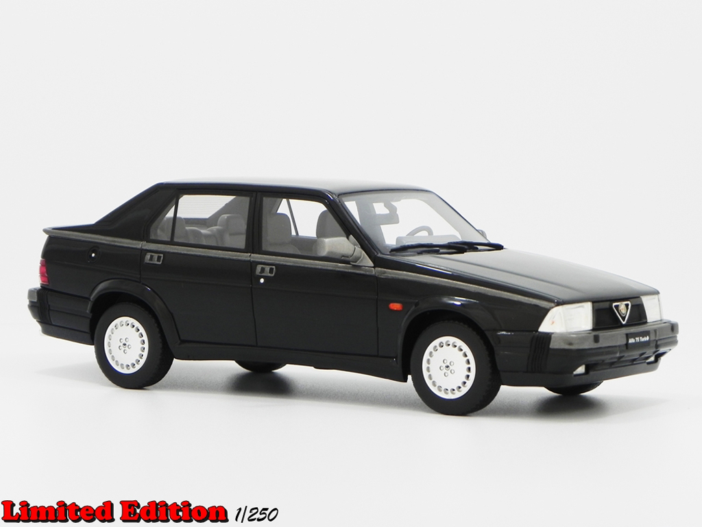 Alfa Romeo 75 1/18 Laudoracing Models 1.8 TURBO Q.V. LM087A zwart modelauto