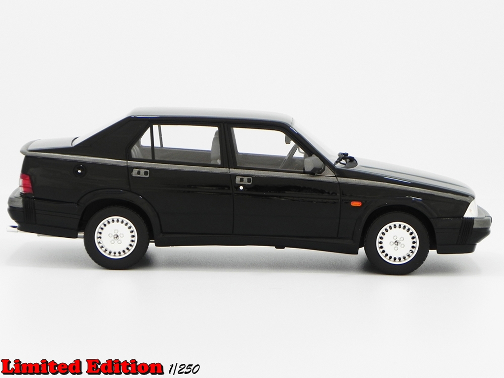 Alfa Romeo 75 3.0 v6 LM087B zwart 1/18 Laudoracing Models
