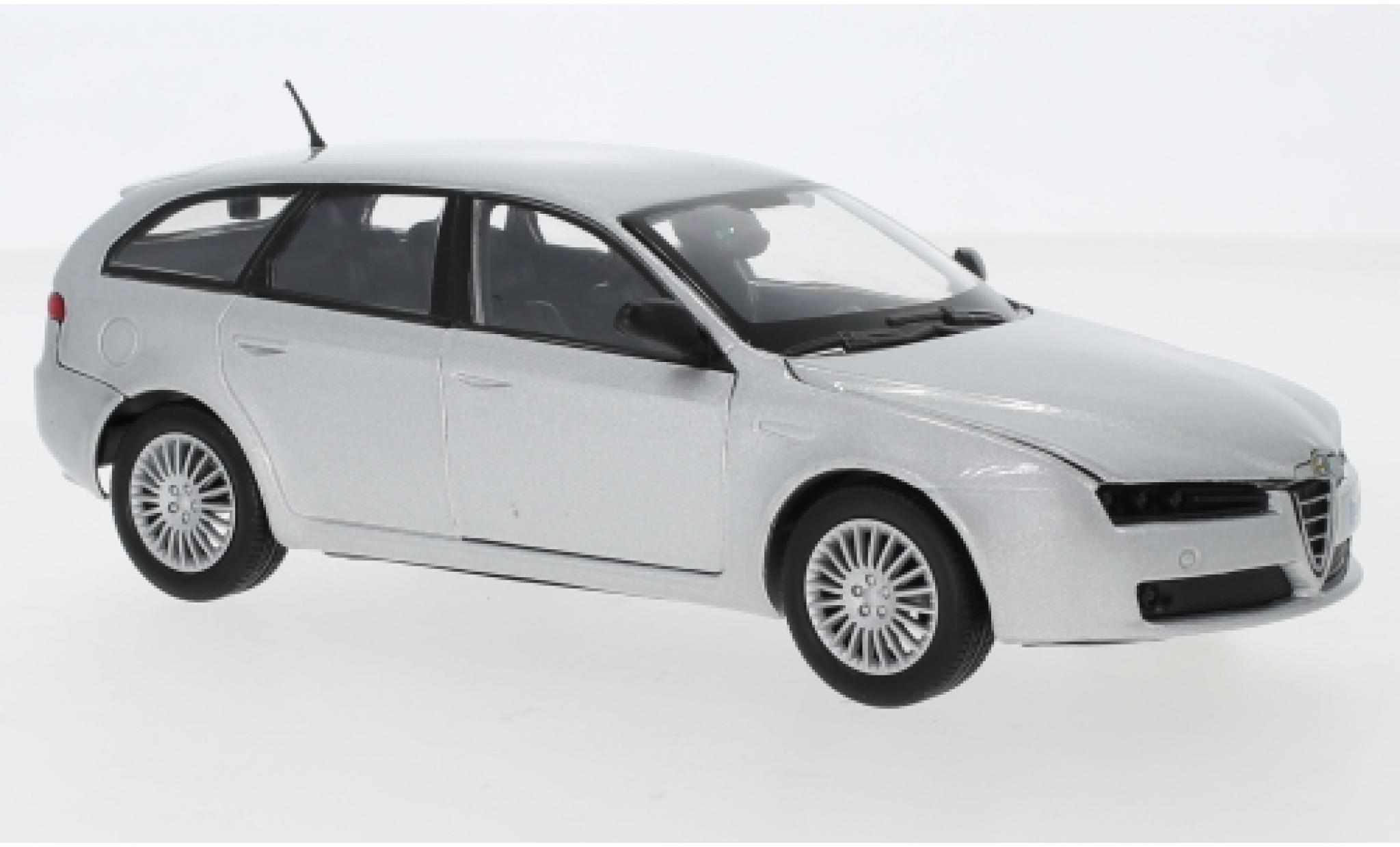 Alfa Romeo 159 1/24 Motormax SW grijs 1:24 modelauto