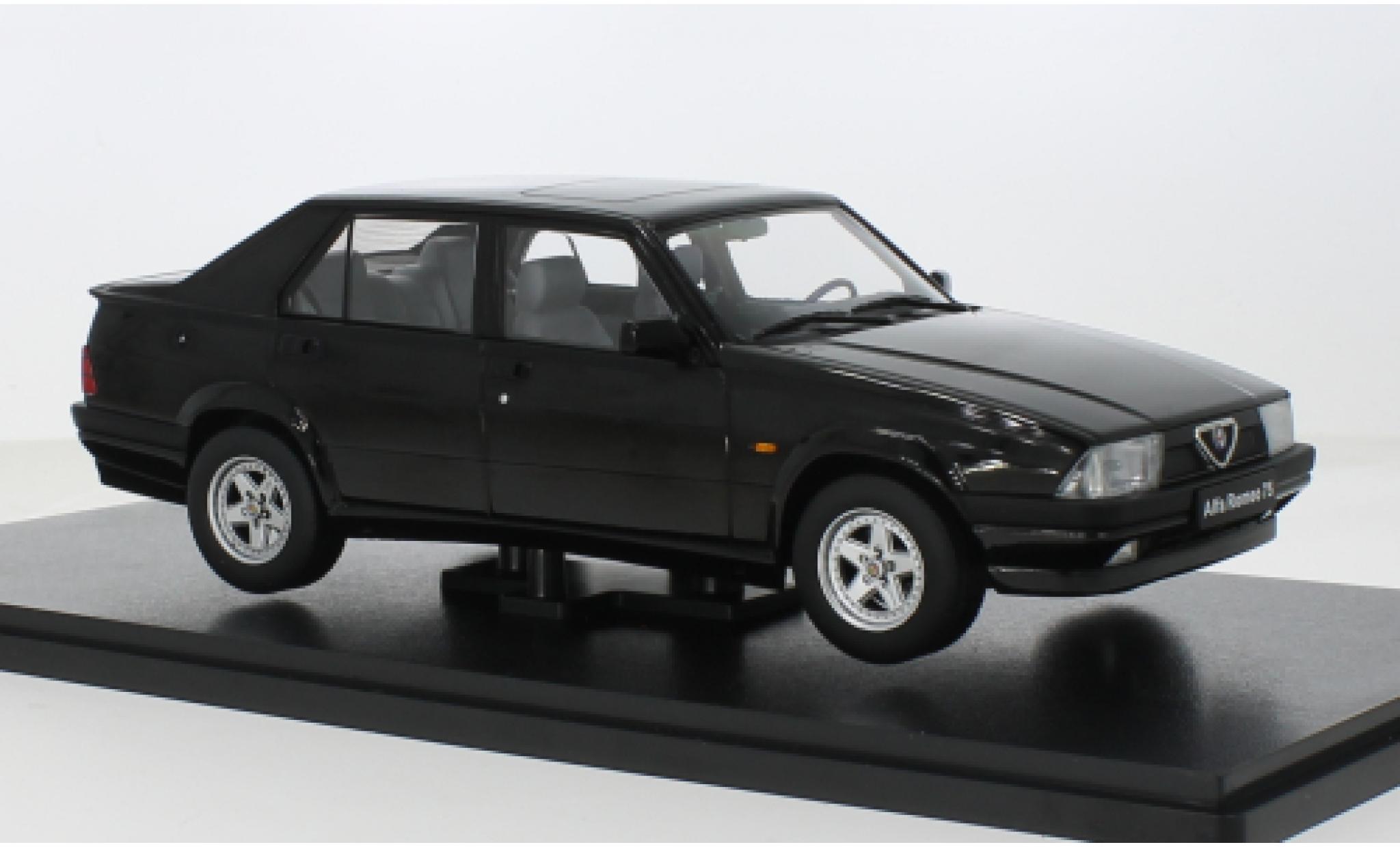 Alfa Romeo 75 1/18 Triple 9 Collection zwart Triple 9 Coll 1:18 modelauto