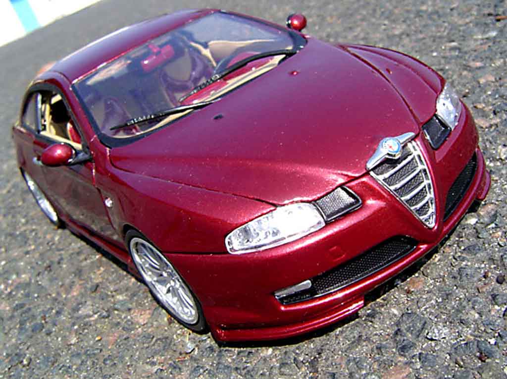 Alfa Romeo GT coupe gturismo 1/18 Welly