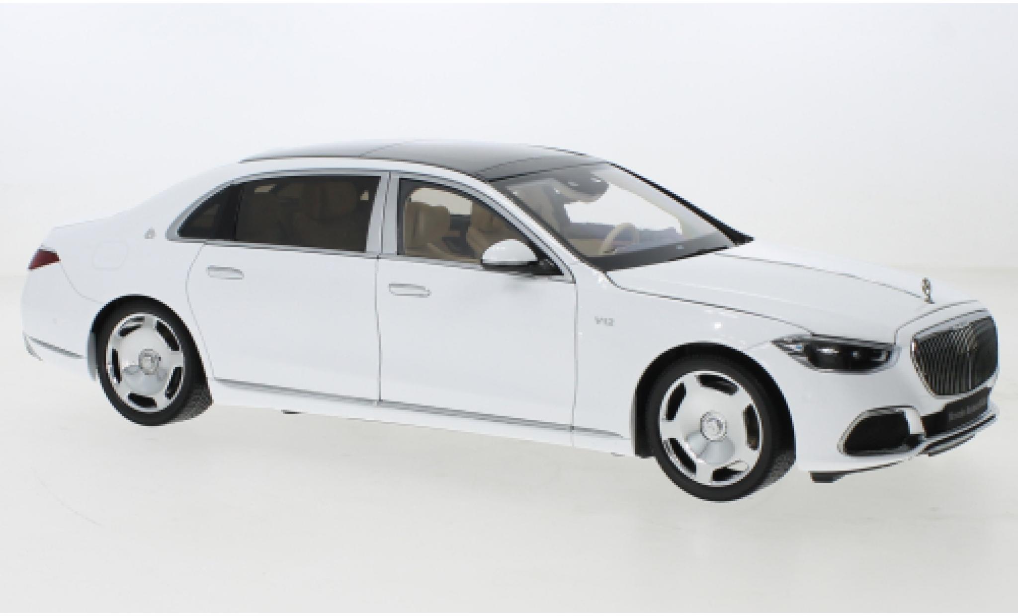 Mercedes CLA 1/18 Almost Real Maybach S-classe wit 2021 modelauto