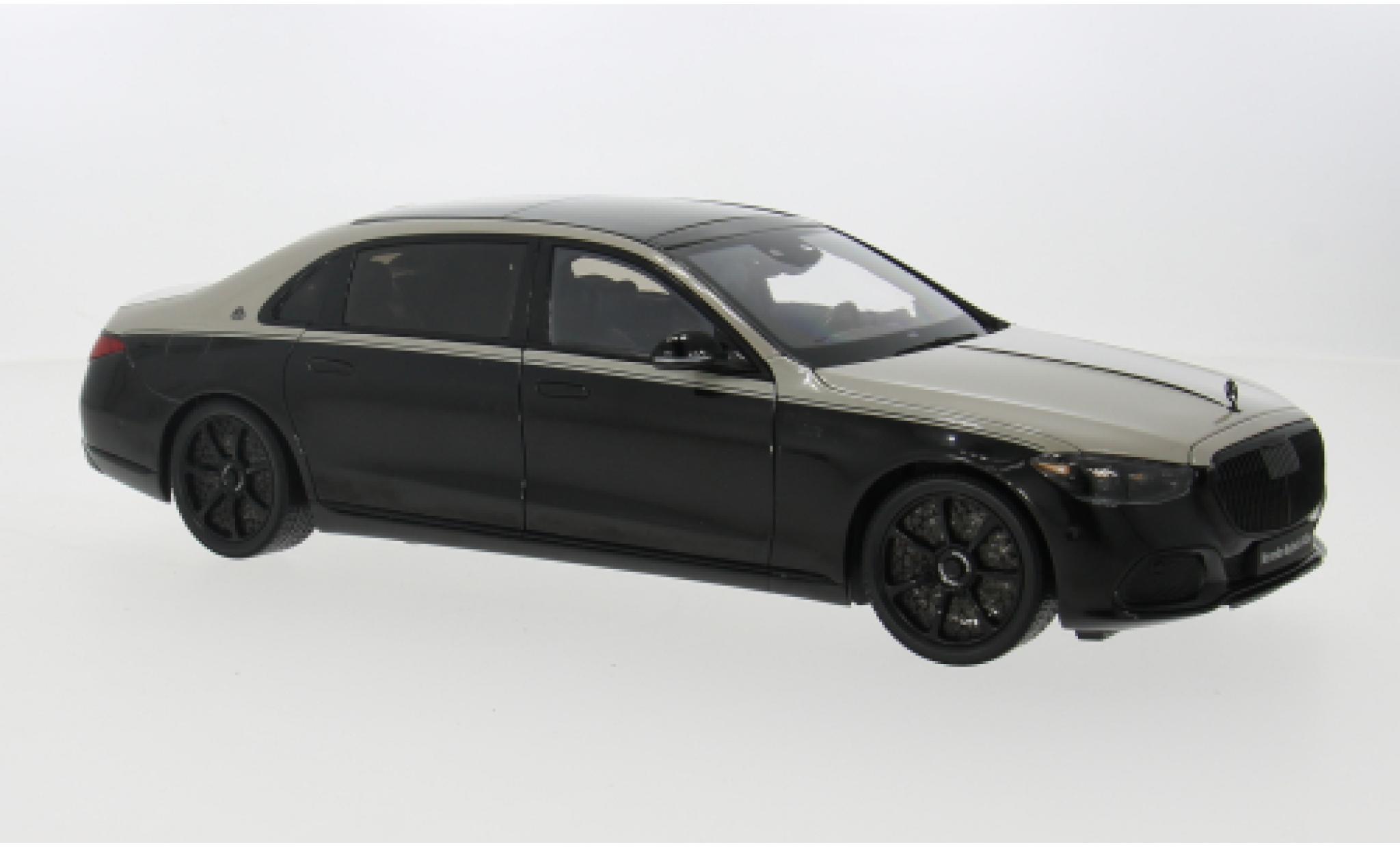 Mercedes CLA 1/18 Almost Real Maybach Classe S grijs/zwart 2023 1:18 modelauto