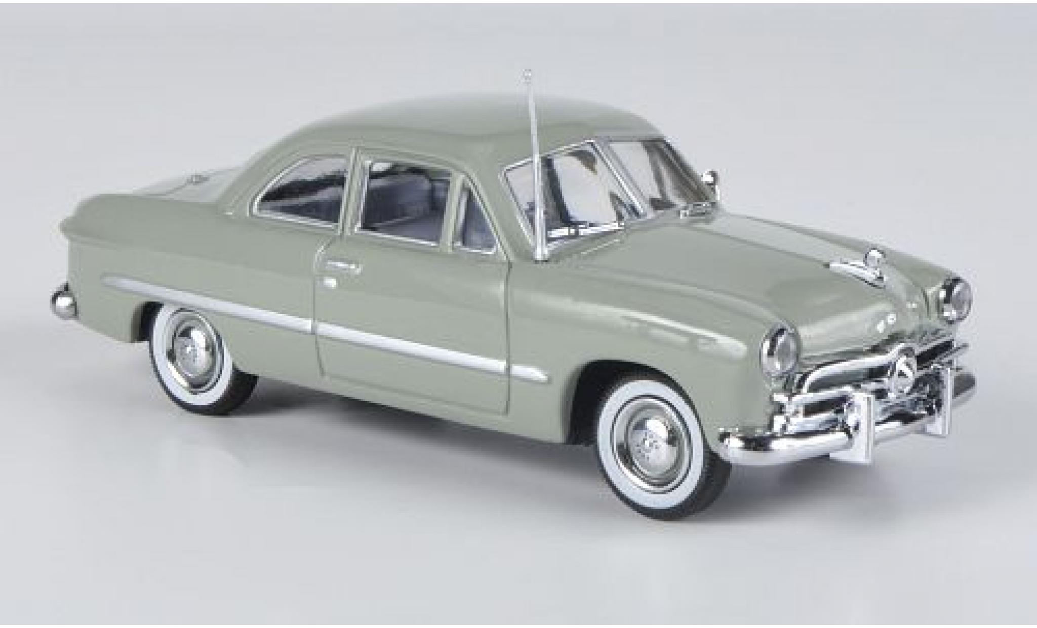 Ford Custom 1/43 American Heritage Models groen 1949 2-Door modelauto