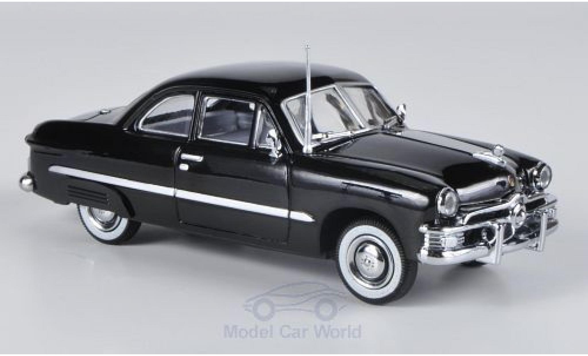 Ford Custom 1/43 American Heritage Models zwart 1949 2-Door modelauto