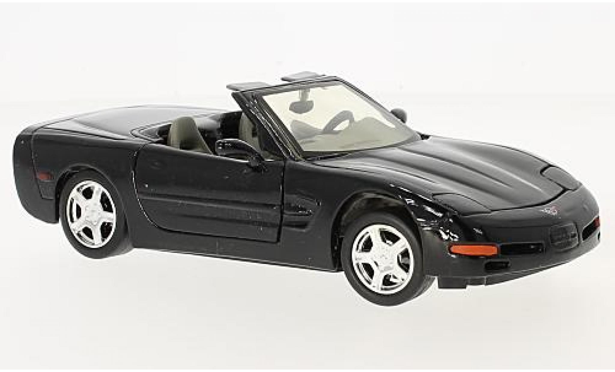 Chevrolet Corvette 1/24 Motormax Cabriolet (C5) zwart 1998 modelauto