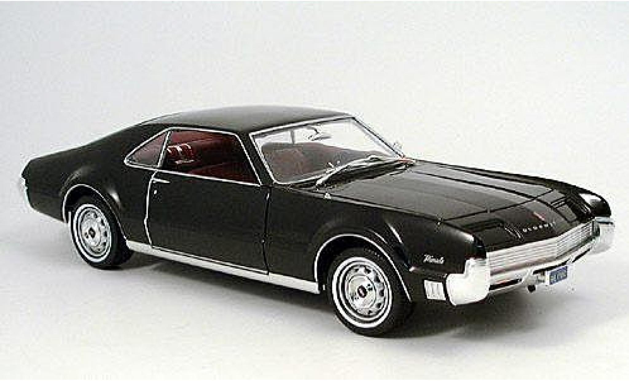 Oldsmobile Toronado 1/18 Motormax zwart 1966 modelauto