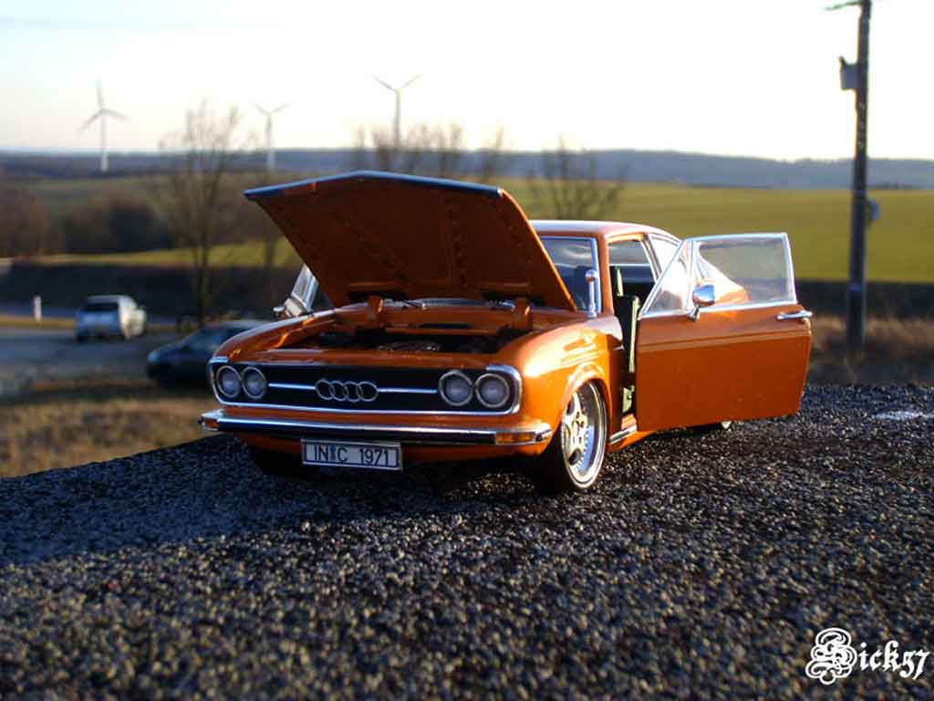 Audi 100 coupe S 1970 oranje jantes porsche 1/18 Anson