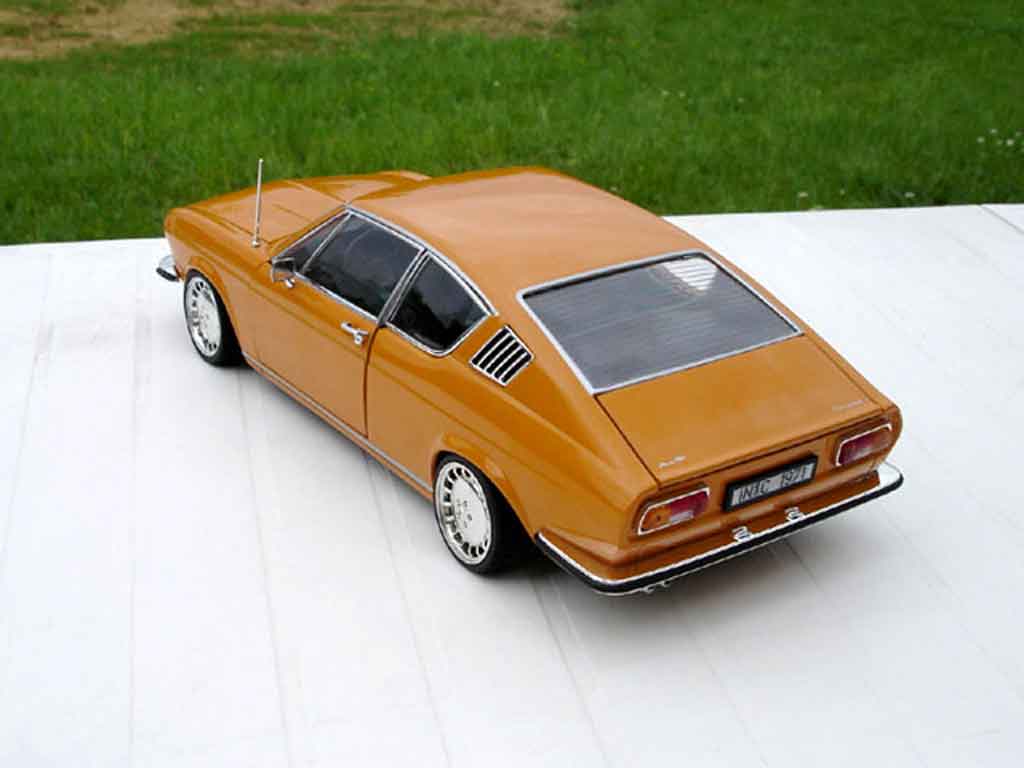 Audi 100 coupe s old school 1/18 Anson