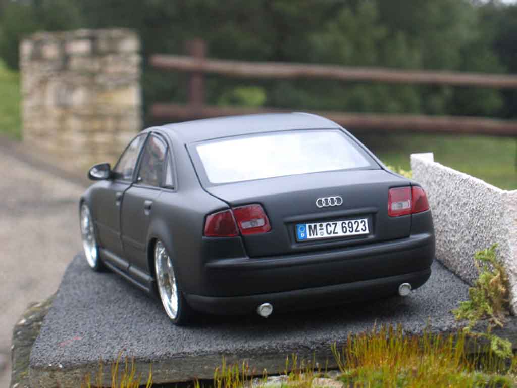 Audi A8 berline 4.2 TDI dub 1/18 Motormax