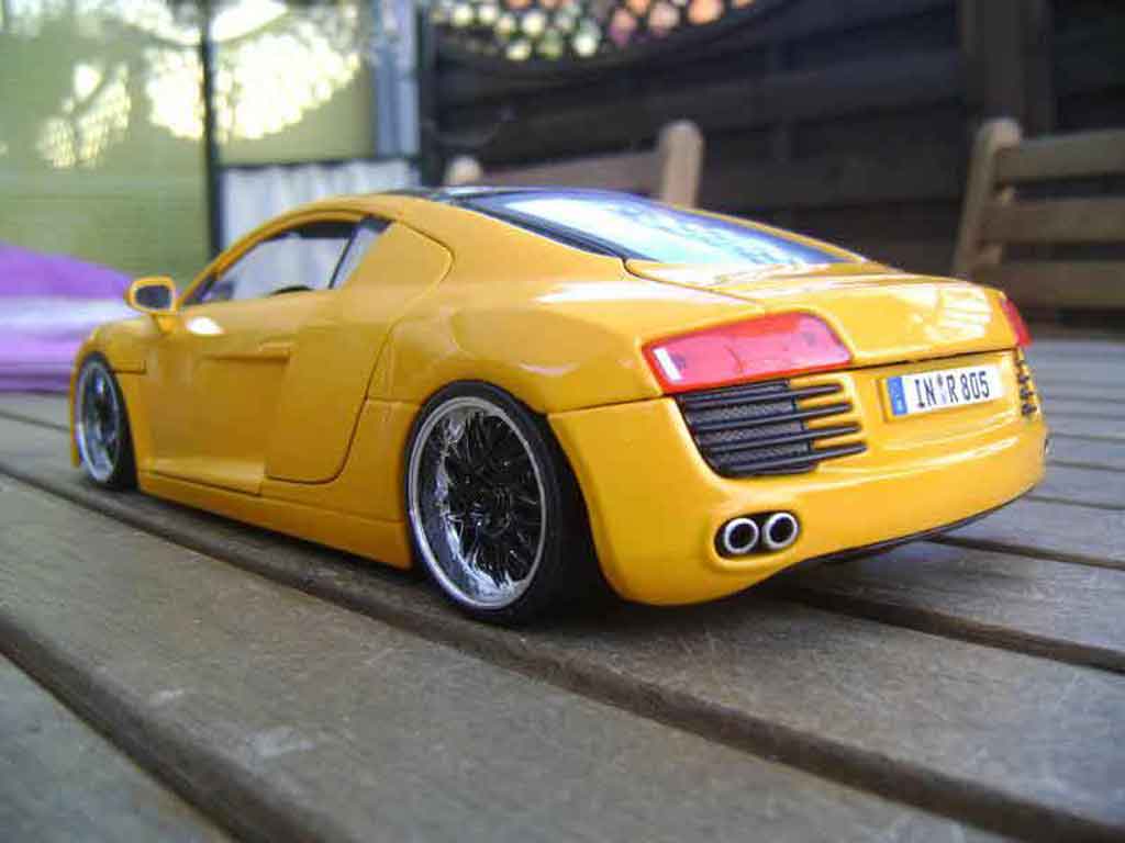 Audi R8 4.2. FSI 1/18 Maisto 4.2. FSI geel jantes 19 pouces zwarts modelauto