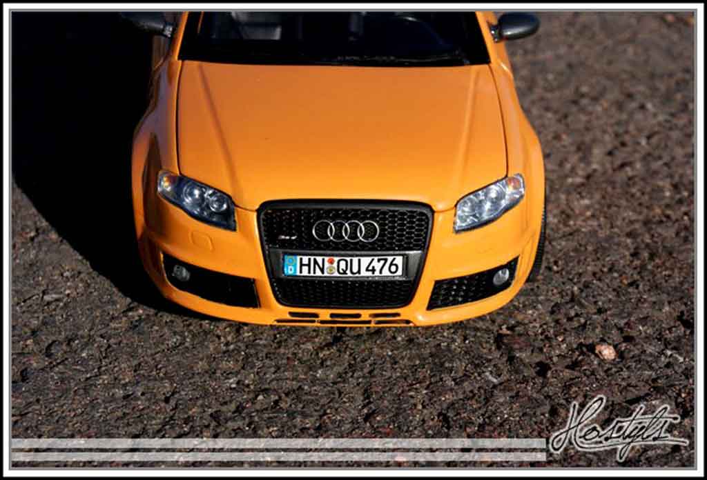 Audi RS4 1/18 Minichamps avant oranje papaye modelauto