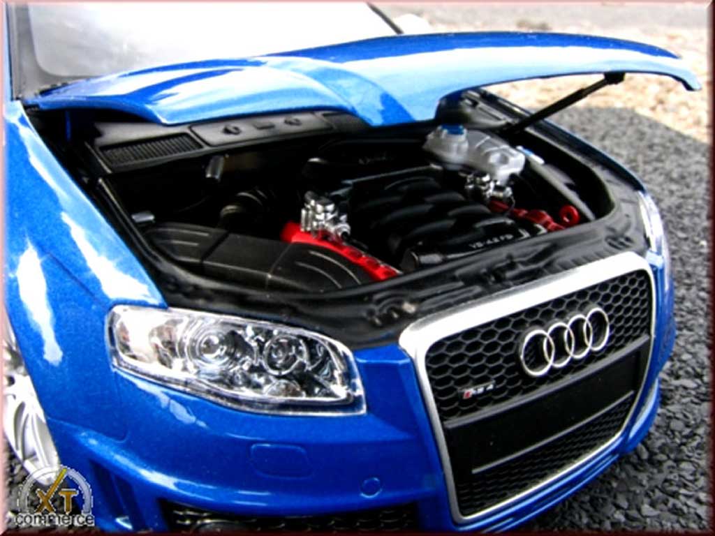 Audi RS4 berline blauw kit suspension rabaissee 1/18 Minichamps