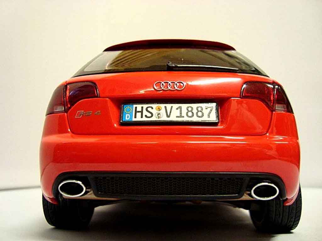 Audi RS4 avant rood jantes 19 pouces bbs rs 1/18 Minichamps